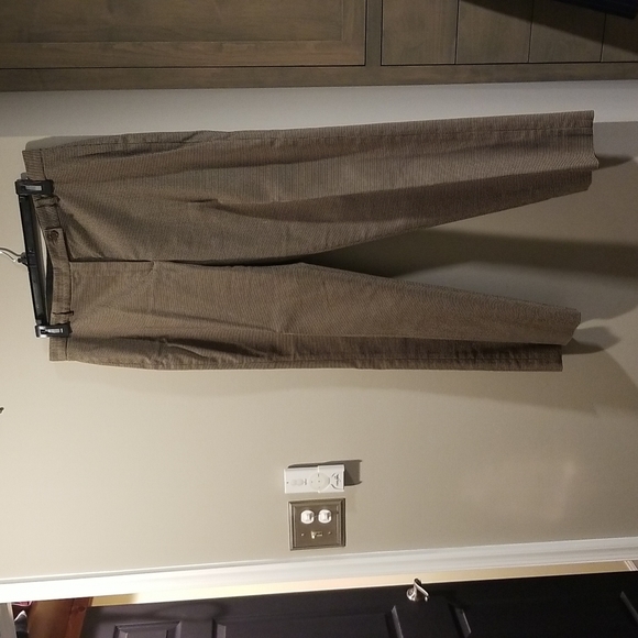 DKNY women's pants suit, size 12, kacky beige with black specks. - Picture 4 of 4